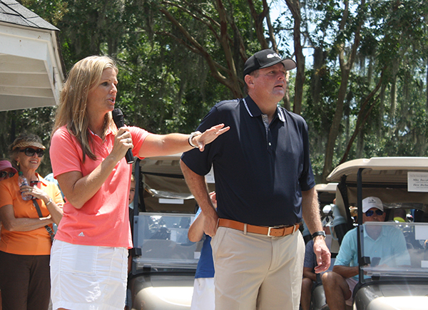 Kelly Tilghman talks to First Tee participants