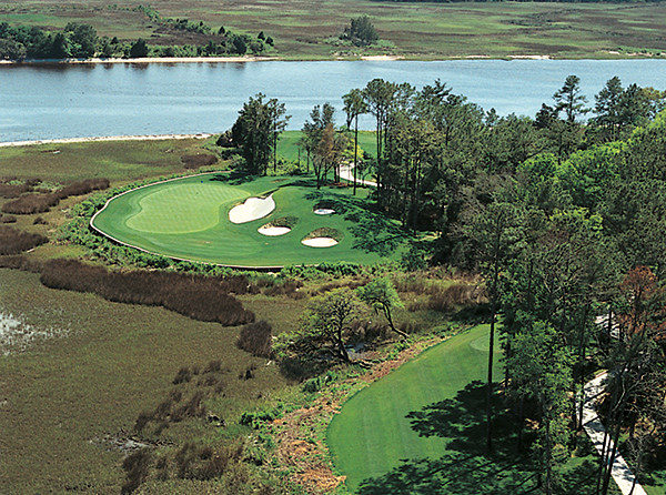 the 17th hole at Glen Dornoch is one of Myrtle Beach's best par 3s