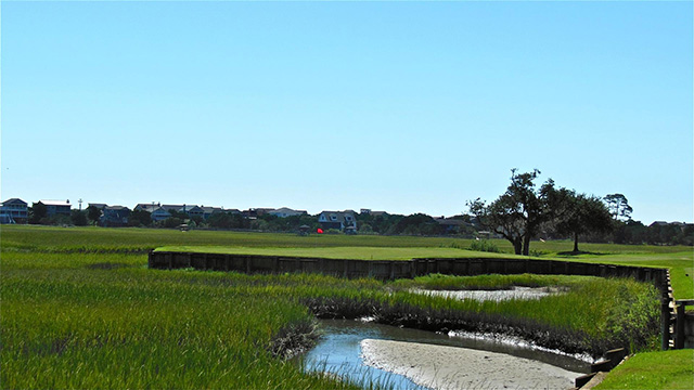 The 13th hole at Pawleys is one of the area's prettiest