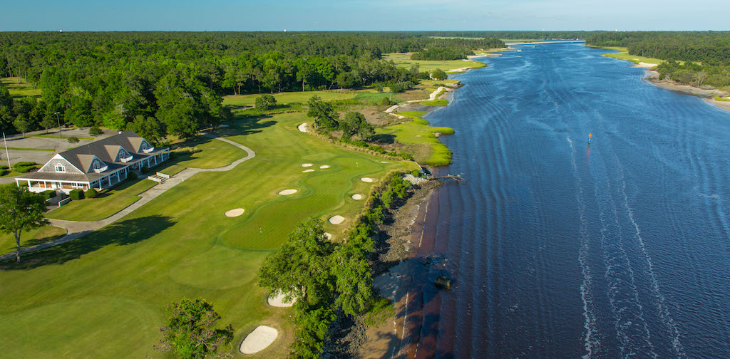 Glen Dornoch's clubhouse overlooks No. 18 and the Intracoastal Waterway
